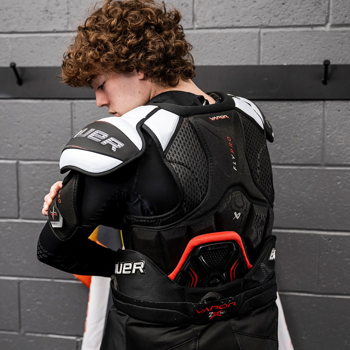 Bauer Vapor FLYPRO Intermediate Shoulder Pads